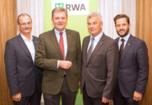 RWA Erntebilanz – Getreidevermarktung läuft flüssig, Qualitätsstrategie macht sich bezahlt RWA-Erntegespräch 2016 - (v. l.) Ernst Gauhs (Bereichsleiter Landwirtschaftliche Erzeugnisse)