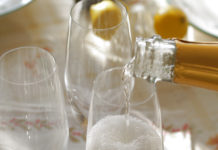 Sekterzeuger feiern “Tag des österreichischen Sekts” Rund zehn Prozent des hei-mischen Weins werden für die Sekterzeugung verwendet.