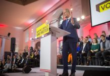 Mitterlehner: Österreich mit Mut in eine erfolgreiche Zukunft führen ÖVP-Bundesparteiobmann Vizekanzler Reinhold Mitterlehner hielt vor 600 Gästen eine Grundsatzrede und betonte: "Wir setzen auf Mut