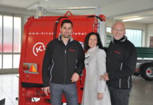 Der Porsche der Güllefässer und Miststreuer Das Führungsteam von Kirchner vor einem Sonderkulturenstreuer: Geschäftsführende Gesellschafter Susanne Junker-Bruns und Wolfgang W. Bruns (r.) sowie Bernhard Schmied