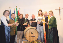 Niederösterreichs Winzer dankten für die gute Ernte Patin Johanna Mikl-Leitner taufte den Jungwein 2016 aus dem Kamptal auf den Namen "Nexus" (lateinisch für "Zusammenhalt").