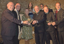 Landeswein 2016 wurde in Jedenspeigen getauft Die hohe Qualität der Weine unserer Winzerinnen und Winzer ist mittlerweile zu einem Botschafter weit über unser Land hinaus geworden