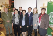 Bäuerinnen und Bauern diskutierten Agrarpolitik Unter dem Motto "Der ländliche Raum - Herausforderungen und Chancen" informierte LAbg. Richard Hogl im Teilbezirk Retz zahlreiche Funktionärinnen und Funktionäre.