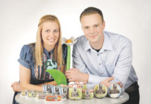 Mandls haben “Bock auf Ziege” Antonia Krenn und Michael Mandl verarbeiten die Biomilch ihrer 100 Ziegen zu hochwertigen Käse- und Joghurtspezialitäten. Ihr Betriebskonzept wurde 2015 mit dem Österreichischen Klimaschutzpreis ausgezeichnet.