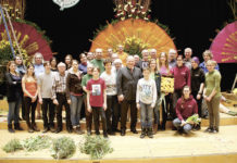 “Ihr habt euch wieder einmal selbst übertroffen” In nur wenigen Stunden lassen die fleißigen Helferinnen und Helfer das Austria Center in bunter Blumenpracht erblühen.