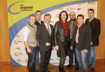 Agrarpolitik aus Sicht der Landjugend NÖ NAbg. Johann Höfinger und LK-Vizepräsidentin Theresia Meier (2. und 3. v.l.) stellten sich am 21. Jänner im Rahmen des Agrarpolitischen Seminars der NÖ Landjugend am "Round Table der Agrarpolitik" den Fragen der Teilnehmerinnen und Teilnehmer.