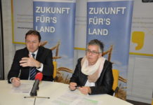 Schwerpunkte für das Jahr 2016 Bauernbund-Landesobmann Abg. z. NR Niki Berlakovich und Bauernbund-Direktorin Tamara Hettlinger erläuterten das Arbeitsprogramm sowie das neue Leitbild.