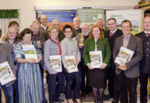 Friedl Umschaid ist “Köllamaun 2016” 13 neue Kellergassenführer erhielten ihre Urkunden von LAbg. Richard Hogl.