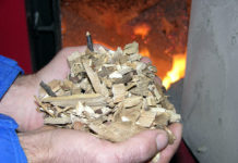 Holzheizung: aktualisierte Fördermöglichkeiten Gefördert werden u. a. neu installierte Hackgutzentralheizungsgeräte.