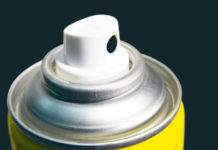 In vielen Situationen der perfekte Helfer: Haarspray Wer hätte das gedacht: Haarspray ist ein Multitalent und kann viel mehr