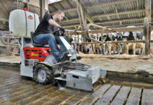 Gülleschieber: Aktuelle Lösungen im Vergleich Zum Abschieben von Spaltenböden können sowohl fest installierte als auch mobile Schieber eingesetzt werden.