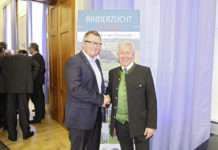 Anton Wagner übergab an Stefan Lindner Stefan Lindner (l.) übernahm am 31. März 2016 von Anton Wagner das Amt des Obmanns der Zentralen Arbeitsgemeinschaft Österreichischer Rinderzüchter.