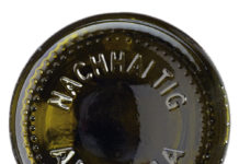 Die Weinflasche ist nachhaltig geworden Zu erkennen sind sie die neuen Flaschen durch die Prägung "Nachhaltig Austria" am Flaschenboden.