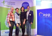 300 Jungbauern tauschten innovative Ideen aus Johann und Cornelia Rohrmoser (l.) präsentierten ihr Betriebskonzept beim Europäischen Jungbauernkongress. Im Bild mit EU-Abgeordneter Elisabeth Köstinger und Jungbauern-Generalsekretär David Süß (r.)