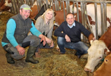 Tag der jungen Landwirtschaft LAbg. Kathrin Kaltenhauser und BO Stefan Kast auf dem Moarhof mit Bernhard Steinlechner.