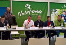 Forststraßen-Öffnung ist Angriff auf Eigentümer SPÖ-Klubobmann Andreas Schieder (3. v. r.) trat als Naturfreund in St. Veit an der Glan auf.