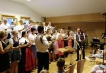 Ferien für alle “Sinne” in der Bergbauernschule Es ist ein buntes Generationen-Ensemble aus Kindern