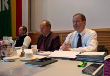 Umfassende Information der Eigentümer gefordert LK-Präsident Bauernbund-Landesobmann Johann Mößler sowie die LK-Vizepräsidenten Anton Heritzer und Peter Suntinger bei der LK-Vollversammlung