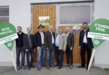 “Da schau‘n wir drauf” – Mitentscheiden beim Fotowettbewerb Die Funktionärinnen und Funktionäre der Bauernbund-Gemeindegruppe Wieselburg machten die Konsumenten auf die Bedeutung der Arbeit der Bäuerinnen und Bauern in Niederösterreich aufmerksam.