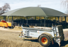 Im Roundhouse ist jedes Tier optimal erreichbar Rundstall der Familie Kordel in Mehren (D). Hier wurde der Stall zur Haltung von Milchvieh und Mutterkühen eingerichtet (Reportage dazu "Roundhouse für Milch- und Mutterkühe").