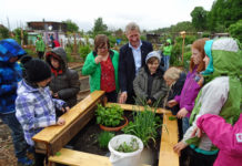 Kinder erlebten das “Abenteuer Natur” LR Schwärzler und Iris Lins