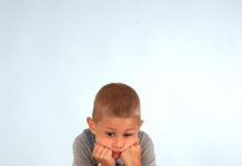 Mobbing: Wenn Kinder schikaniert werden Das subjektive Empfinden des Mobbingopfers ist ebenso individuell wie die Auswirkungen. Die Folgen reichen von Depressionen über Aggressionen bis hin zu massiven Ängsten.