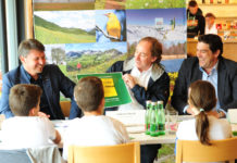 Auf der Umweltwoche ist jede Menge los Die Bügermeister Kurt Fischer