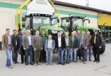 Pflanzenöl-Traktor mit Werksgarantie Alle Beteiligten freuen sich