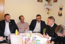 Rupprechter: Milchkrise gemeinsam bewältigen Diskussion zwischen Produzenten