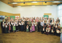 GenussKrone 2016/17: 42 Siegerbetriebe in NÖ Die GenussKrone ist die österreichweit höchste Prämierung für bäuerlich/handwerklich erzeugte Produkte in den Kategorien Brot