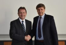 Matthias Leitgeb wurde zum neuen Direktor des burgenländischen Bauernbunds bestellt Bauernbund-Landesobmann Abg. z. NR Niki Berlakovich (l.) gratuliert Matthias Leitgeb zu seiner Bestellung.