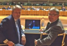 Finazielle Anreize sollen Milchmenge regulieren Bundesminister Andrä Rupprechter (l.) und Landesrat Josef Schwaiger beim Agrarministerrat in Luxemburg. Thema: Milchmarkt