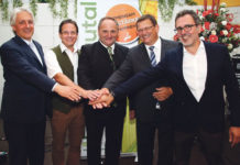 20 Jahre EZG Donautal: Vom Feld in die Industrie Erfolgreiche Kooperation: Agrana-Vorstand Fritz Gattermayer