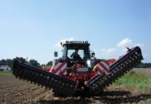 Umfassendes Programm bei klappbaren Kreiseleggen Mit dem Modell Falco steht eine klappbare Kreiselegge in verschiedenen Arbeitsbreiten zur Verfügung.