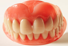 Nächtliches Knirschen, Klappern und Mahlen Menschen die tagsüber "den Mund halten müssen" und alles ?hinunterschlucken?