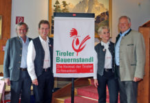 Tiroler Bauernstandl – eine Erfolgsgeschichte Freuen sich über 30 erfolgreiche Jahre (v. l.): Heinz Gstir
