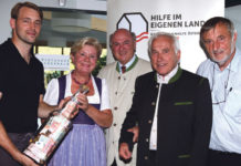 Spenden aus der Flasche beim Bonka Herbert Bonka jun.