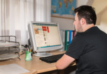 Wirklich effizient lesen, um die Datenflut zu bewältigen Lesen am Bildschirm strengt die Augen doppelt so stark an. Eine "Lichtpause" von einer Minute steigert die Aufnahmebereitschaft - halten Sie dazu Ihre zu Schalen geformten Hände vor Ihre Augen und schauen Sie ins Dunkle.