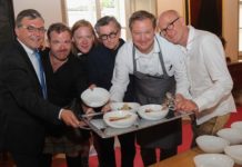 Lebensmittel sind zu kostbar für den Müll Beim 1. Jedermann Waste Dinner in der Alten Residenz.Im Bild v. l.: Landesrat DI Dr. Josef Schwaiger