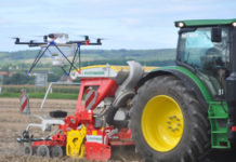 Smart Farming vernetzt Landwirte und Maschinen Waren auch in Grafenegg zu sehen: Drohnen und Maschinen in Einsatz