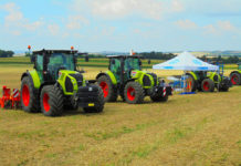Landtechnik-Schuster: Feldvorführungen Eine breite Palette an Traktoren wird vorgestellt.