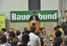 “Die Hoffnung ist der Tod des Kaufmanns” Abentung forderte die Bäuerinnen und Bauern zu stärkerem Marktbewusstsein auf.