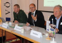 Milchmarkt zeigt Lichtstreif am Horizont EU hätte rascher auf Marktschieflage reagieren müssen (v. l.): VÖM-Geschäftsführer Johann Költringer