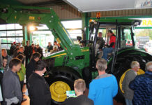 Erfolgreicher Roadshowstart Die John Deere 5R-Roadshow feierte einen gelungenen Start.