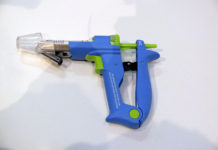 Spritze oder Narkose für deutsche Ferkel Sicherheitsspritze - ein Schutzmechanismus gibt die Nadel erst frei