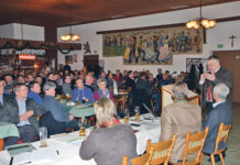 Heidl: “Harte Detailarbeit für das große Ganze” Vor vollbesetztem Saal referierte Walter Heidl: "Neid ist in der Bauernschaft nicht angebracht."