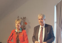 Der neue Finanzausgleich NAbg. Martina Diesner-Wais und Finanzminister Hans-Jörg Schelling im Waldviertel.