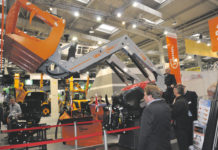 Frontlader: unfallfrei arbeiten Egal bei welcher Marke: Nicht nur auf Leistungsdaten