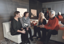 Wenn der eigene Akku leer wird Margit Tax (l.) und Gabriele Kreuzer (2.v.l.) haben den Mut aufgebracht