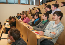 Nationalrat erhöht Studienbeihilfe